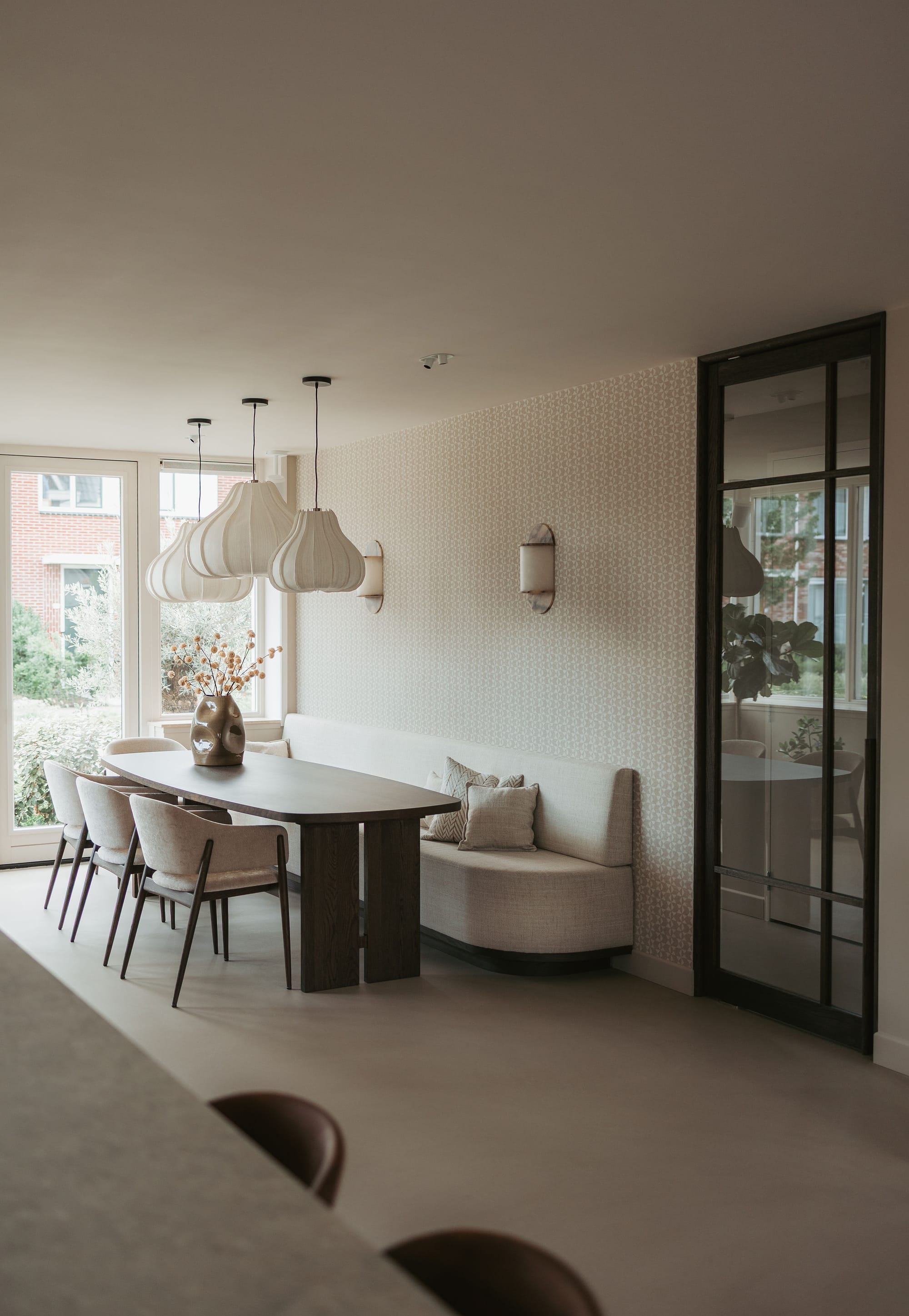 Tafel Tomodashi en stoel Lofty
