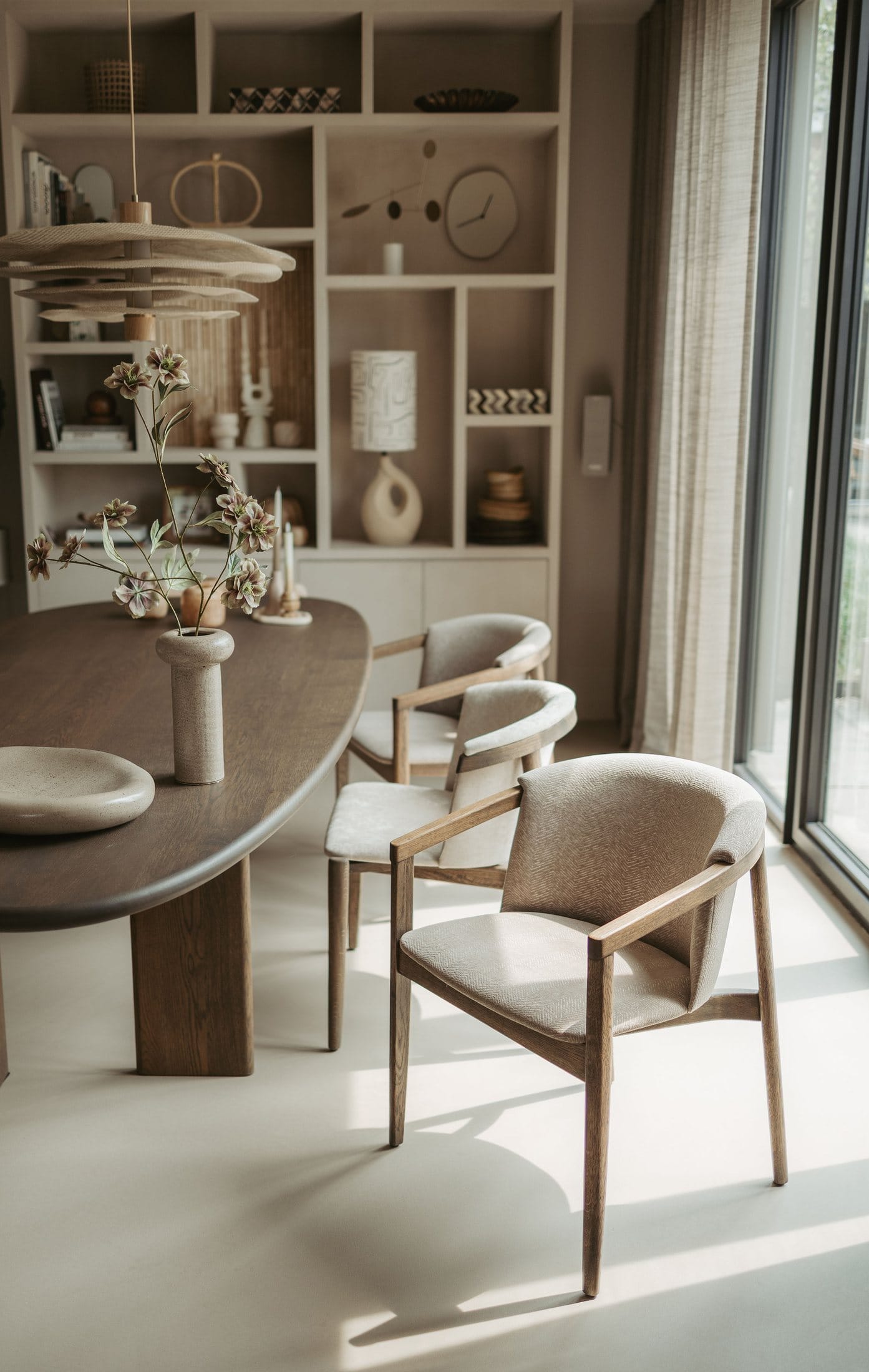 Rookbruine Artisan met stoelen Merano