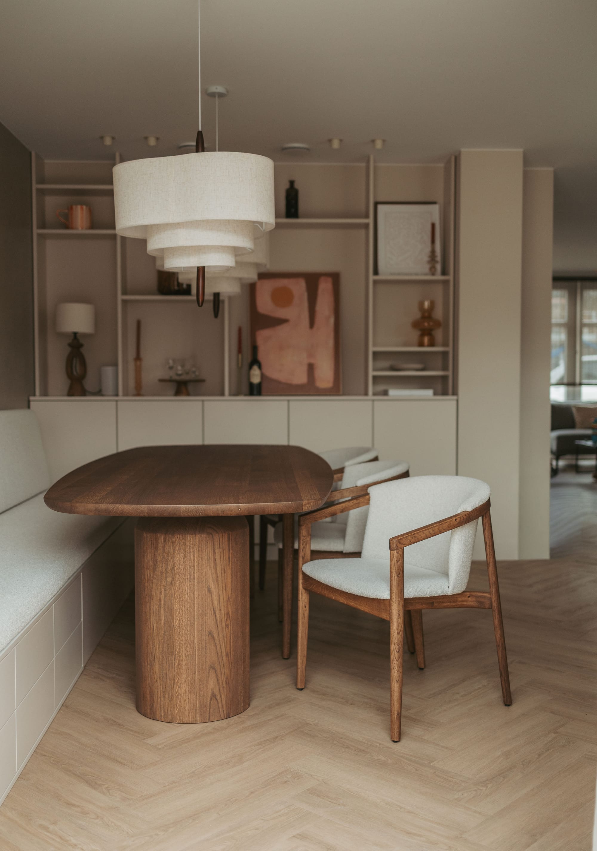 Eettafel Deens ovaal e.a. meubels