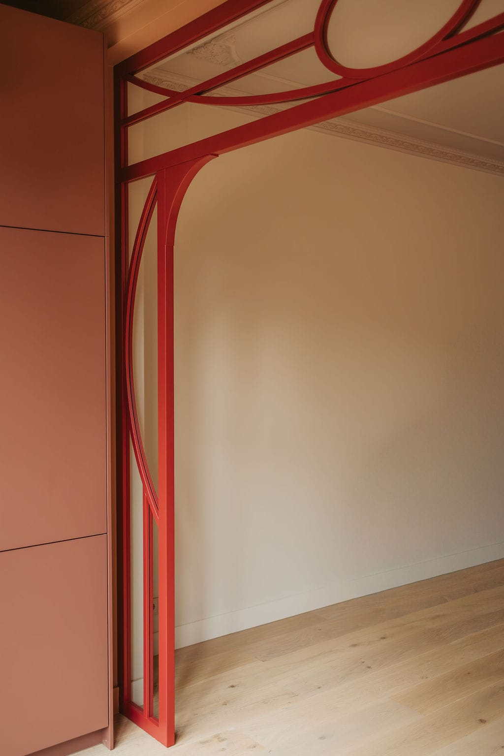 Rode roomdivider Den Haag beeld 5