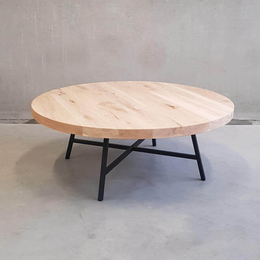 Primitief Verwarren warmte Ronde salontafel met eiken blad van 100 cm en zwart metalen onderstel -  koop online bij LijnM